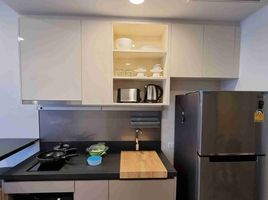 1 Bedroom Condo for rent at Oka Haus, Khlong Tan