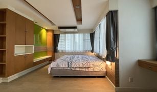 2 Bedrooms Condo for sale in Khlong Tan Nuea, Bangkok Acadamia Grand Tower