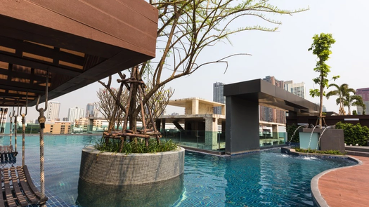 รูปถ่าย 1 of the Communal Pool at อินเตอร์ลักซ์ พรีเมียร์ สุขุมวิท 13