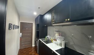 1 chambre Condominium a vendre à Si Lom, Bangkok Silom Suite