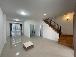 3 Bedroom Townhouse for rent at Vista Park Sathorn - Pinklao, Bang Khun Kong