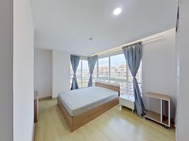 2 Bedroom Apartment for sale at Emerald Residence Ratchada, Din Daeng