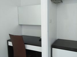 2 Schlafzimmer Appartement zu vermieten im Bangna Service Apartment, Bang Na, Bang Na