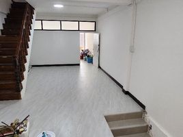 3 Bedroom House for rent at Nakhon Thai Village , Chong Nonsi