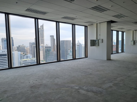 2,311.21 m² Office for rent at SINGHA COMPLEX, Bang Kapi, Huai Khwang, Bangkok