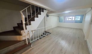 5 Bedrooms Whole Building for sale in Bang Chak, Bangkok 