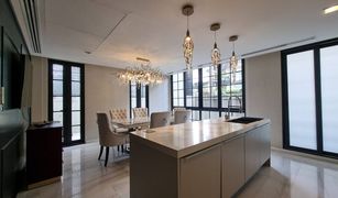 Дом, 4 спальни на продажу в Khlong Toei Nuea, Бангкок Quarter 31