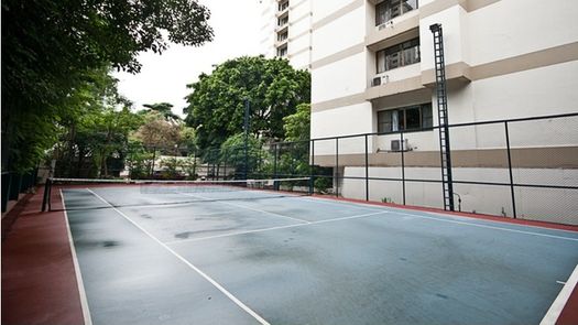 图片 1 of the 网球场 at Phirom Garden Residence