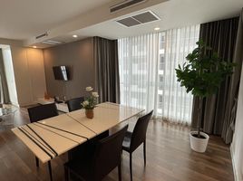 2 Bedroom Condo for rent at The Rajdamri, Pathum Wan, Pathum Wan