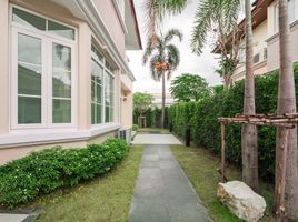 4 Bedroom Villa for sale at Ladawan Puttamonton Sai 2, Sala Thammasop, Thawi Watthana