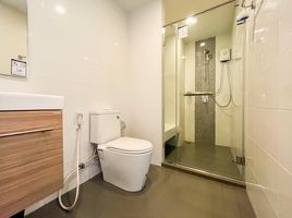 2 Bedroom Condo for sale at Metro Luxe Riverfront Rattanathibet, Sai Ma