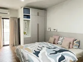 Studio Wohnung zu verkaufen im Golden Condo Harbor, Thung Sukhla, Si Racha, Chon Buri