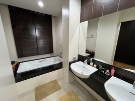 2 спален Кондо на продажу в Karon Hill Residence, Карон