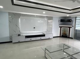 4 спален Кондо на продажу в Oriental Towers, Khlong Tan Nuea, Щаттхана