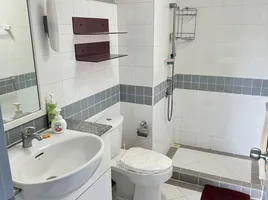 2 спален Квартира в аренду в Plus 38 Hip , Phra Khanong