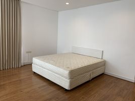 4 Schlafzimmer Wohnung zu vermieten im Ekamai Gardens, Phra Khanong Nuea