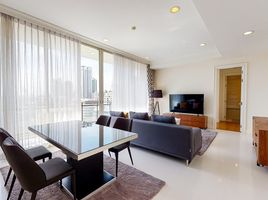 2 спален Кондо в аренду в Royce Private Residences, Khlong Toei Nuea