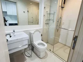 1 Bedroom Condo for rent at Life One Wireless, Lumphini