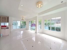 3 Bedroom House for sale at Nantawan Rama 5, Bang Khun Kong