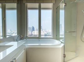 2 Bedroom Condo for sale at Royce Private Residences, Khlong Toei Nuea, Watthana, Bangkok