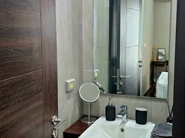 1 Bedroom Apartment for sale at C Ekkamai, Khlong Tan Nuea