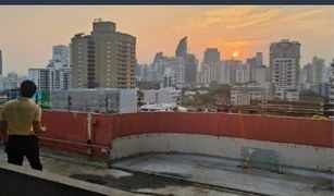 N/A Einzelhandelsfläche zu verkaufen in Khlong Tan Nuea, Bangkok 