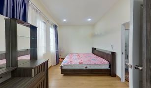 Tha Sala, ချင်းမိုင် Golden Town Charoenmuang-Superhighway တွင် 3 အိပ်ခန်းများ တိုက်တန်း ရောင်းရန်အတွက်