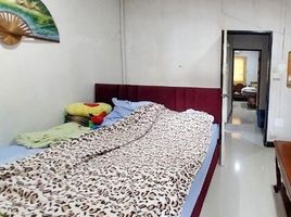 2 Schlafzimmer Reihenhaus zu verkaufen im Baan Rim Nam Lak Hok Village, Lak Hok, Mueang Pathum Thani