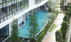 Photos 3 of the Communal Pool at Aspire Sathorn-Thapra