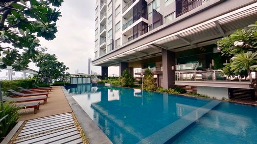 3D视图 of the Communal Pool at The Room Sathorn-Taksin