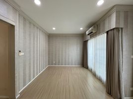 3 Schlafzimmer Villa zu verkaufen im Baan Klang Muang Rama 9 Motorway, Suan Luang, Suan Luang