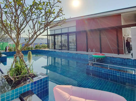 4 Bedroom Villa for sale at Winning Residence Wongwaen-Klong 5, Khlong Ha, Khlong Luang