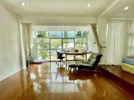 2 Schlafzimmer Villa zu verkaufen im Baan Suan Charoenjai, Khlong Tan Nuea, Watthana