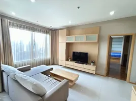 2 спален Кондо в аренду в The Emporio Place, Khlong Tan