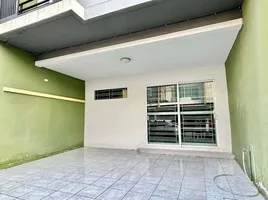 3 Schlafzimmer Haus zu vermieten im The Trust Town Wongwaen - Lamlukka, Bueng Kham Phroi, Lam Luk Ka