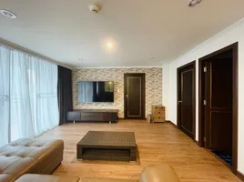 3 Bedroom Condo for sale at Acadamia Grand Tower, Khlong Tan Nuea