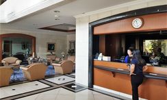 Fotos 3 of the Reception / Lobby Area at Lake Avenue Sukhumvit 16