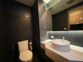 1 Bedroom Apartment for sale at Trapezo Sukhumvit 16, Khlong Toei