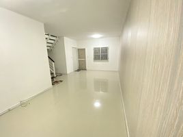 3 спален Дом на продажу в Baan Pruksa 74/3 Srinakarin-Teparak, Phraeksa