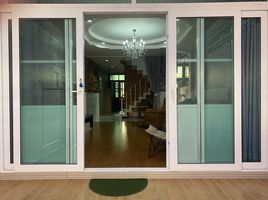 3 Schlafzimmer Reihenhaus zu vermieten in Bangkok, Bang Kho, Chom Thong, Bangkok