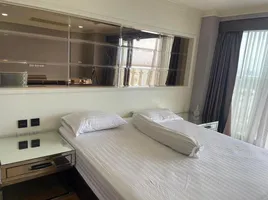 1 Schlafzimmer Wohnung zu vermieten im Nusa State Tower Condominium, Si Lom, Bang Rak