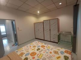 2 Schlafzimmer Reihenhaus zu vermieten im Baan Maneekram-Jomthong Thani, Wichit