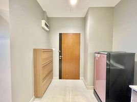 1 Bedroom Apartment for sale at Intro Phaholyothin-Pradipat, Sam Sen Nai