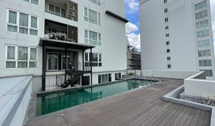 Khlong Toei Nuea, ဘန်ကောက် 15 Sukhumvit Residences တွင် 4 အိပ်ခန်းများ ဒါဘာခန်း ရောင်းရန်အတွက်