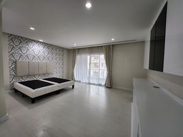 3 Bedroom House for sale at Baan Klang Krung (The Royal Viena Ratchavipha), Chatuchak, Chatuchak