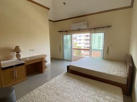 2 Bedroom Apartment for rent at El Patio, Khlong Toei Nuea