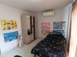 3 Bedroom Townhouse for sale in Puean Deratchan Mini Zoo, Anusawari, Anusawari