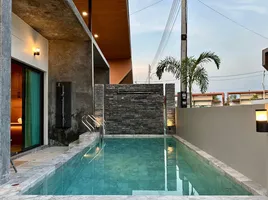 วิลล่า 2 ห้องนอน ให้เช่า ในโครงการ The 8 Pool Villa, ฉลอง