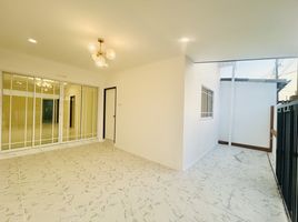 3 Bedroom Townhouse for sale at Villa Daorung , Wichit, Phuket Town