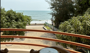 3 Schlafzimmern Wohnung zu verkaufen in Cha-Am, Phetchaburi Palm Beach Condominium